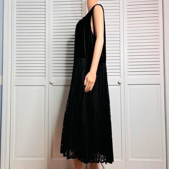 LANE BRYANT Velvet Pleated Black Lace Midi Dress Size 22 - Picture 5 of 11